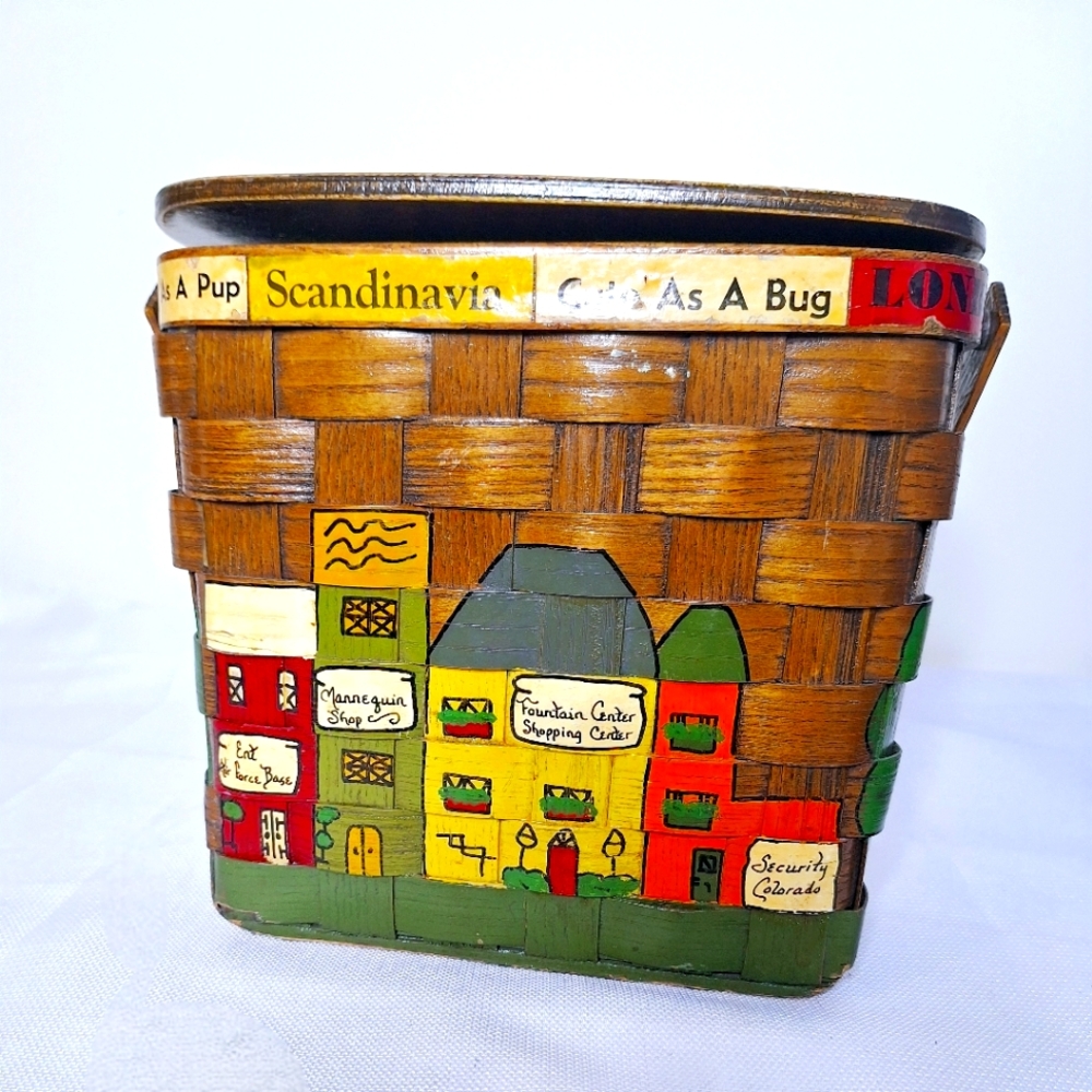 Vtg. Signed Caro Nan"Brunch In The Countryside" Woven hand Painted Wooden Bag.